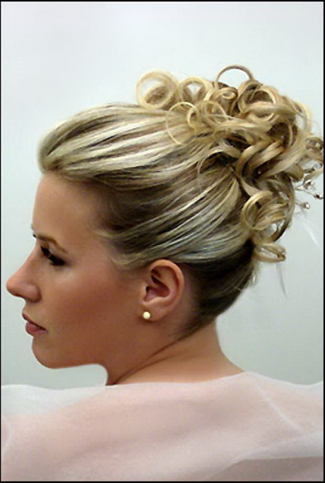 coiffure pour mariage cheveux mi long - 7 idées Coiffures sur Cheveux COURTS (longueur épaules 