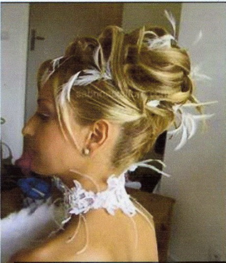 coiffure mariage plume