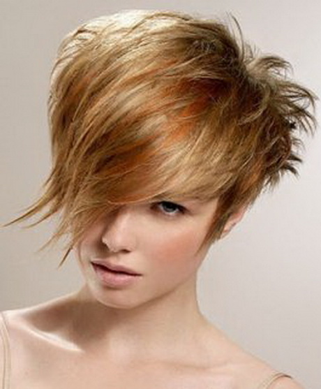 Coupe moderne cheveux courts coupe-moderne-cheveux-courts-97_6 