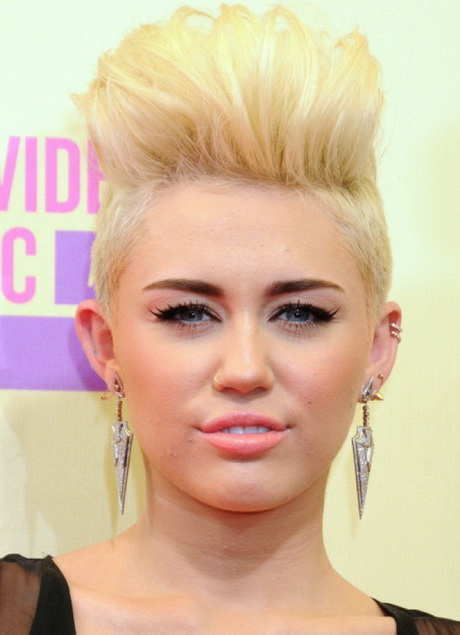 Miley cyrus cheveux court miley-cyrus-cheveux-court-55 