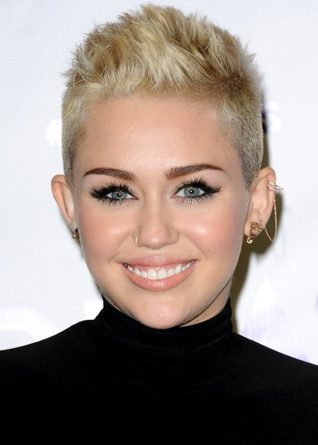 Miley cyrus cheveux court miley-cyrus-cheveux-court-55_11 