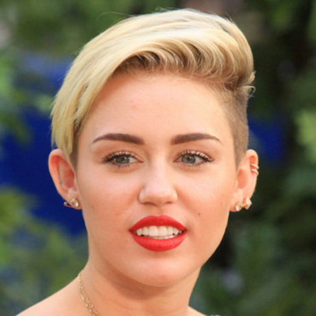 Miley cyrus cheveux court miley-cyrus-cheveux-court-55_12 