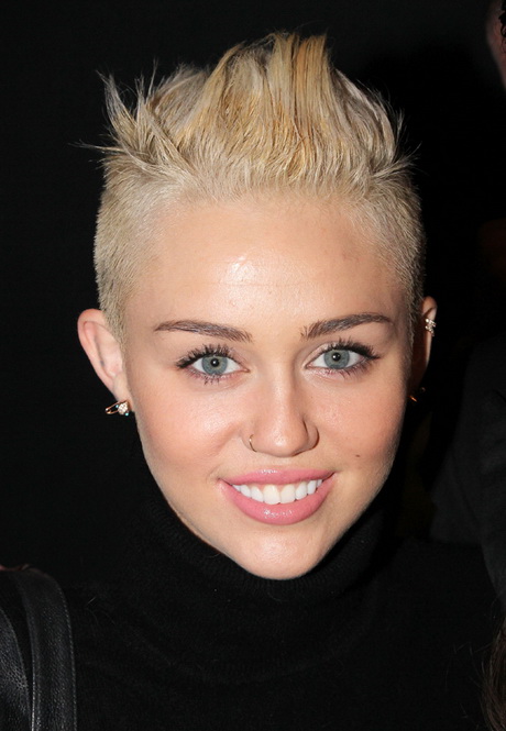 Miley cyrus cheveux court miley-cyrus-cheveux-court-55_2 