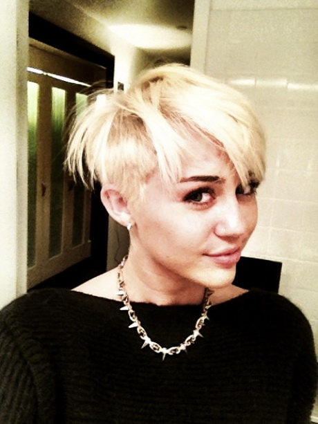 Miley cyrus cheveux court miley-cyrus-cheveux-court-55_4 