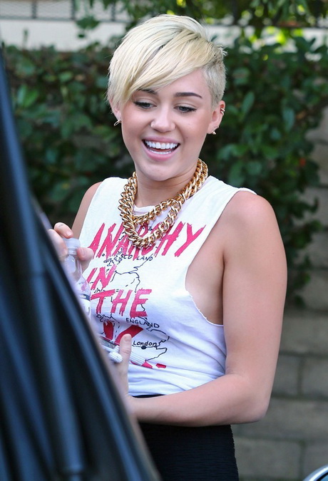 Miley cyrus cheveux court miley-cyrus-cheveux-court-55_9 