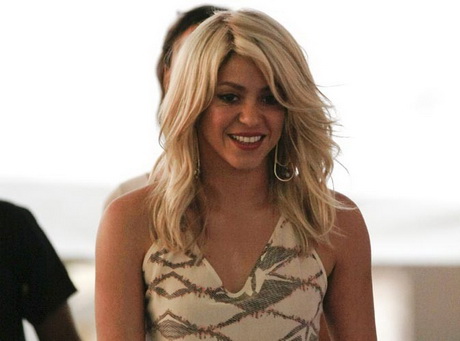 Shakira cheveux court shakira-cheveux-court-91_3 