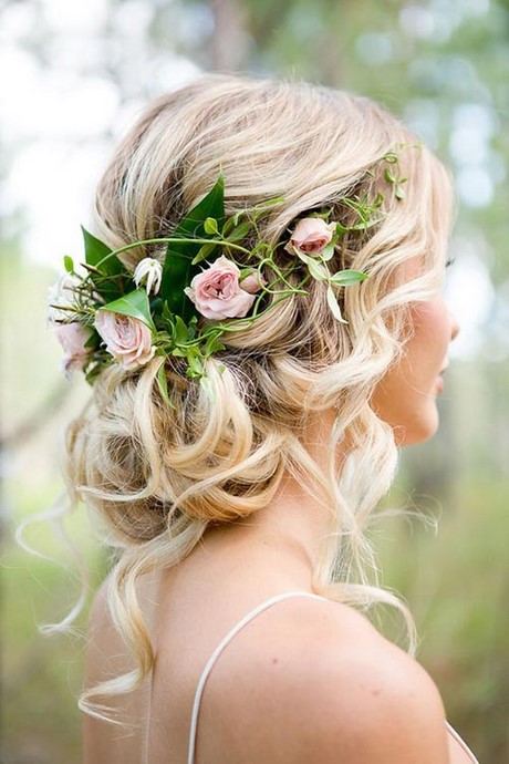 Coiffure mariage avec fleurs naturelles coiffure-mariage-avec-fleurs-naturelles-97_19 