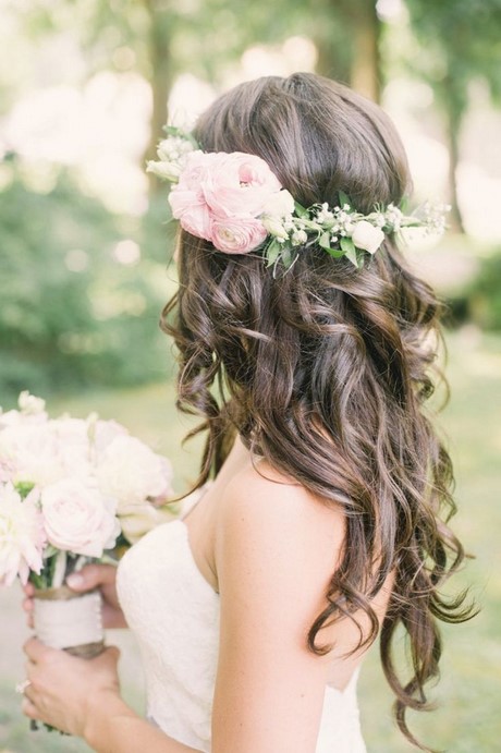 Coiffure mariée avec fleurs naturelles coiffure-marie-avec-fleurs-naturelles-42_14 