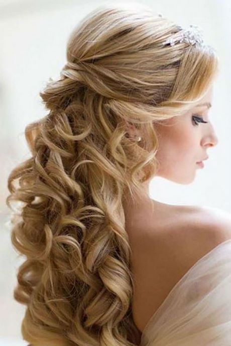 Coiffure mariage 2023 cheveux long coiffure-mariage-2023-cheveux-long-08_4 