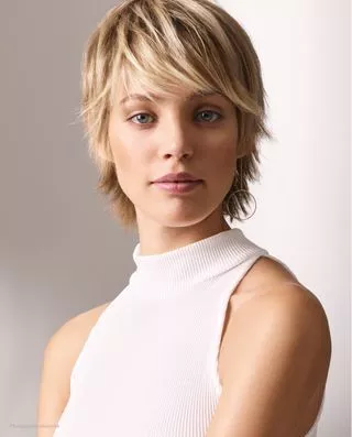 Modele de coiffure femme courte 2023 modele-de-coiffure-femme-courte-2023-68_4-14 