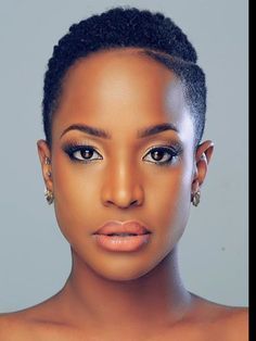 Coupe cheveux court femme afro coupe-cheveux-court-femme-afro-99_8 