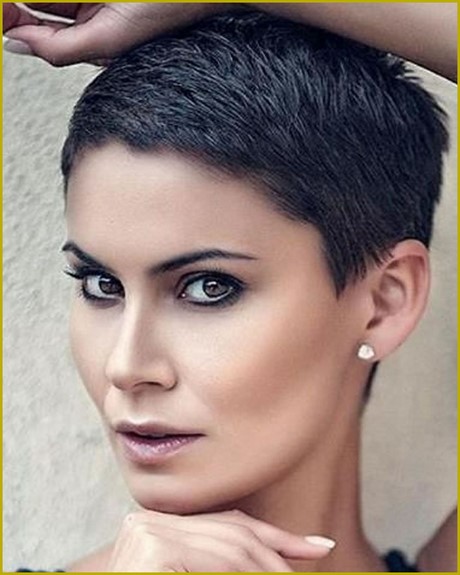 Coupe cheveux ultra court femme coupe-cheveux-ultra-court-femme-59_14 