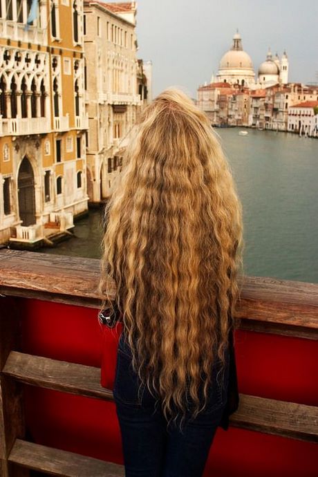 Femme cheveux tres long femme-cheveux-tres-long-23_15 