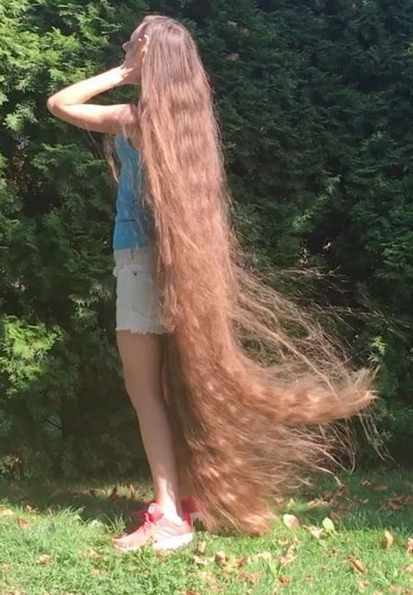 Femme cheveux tres long femme-cheveux-tres-long-23_16 