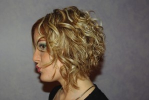 Coiffure carré plongeant cheveux ondulés coiffure-carr-plongeant-cheveux-onduls-09 