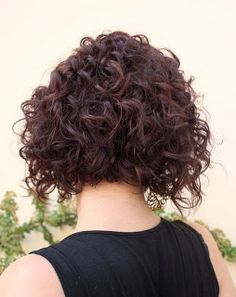 Coiffure carré plongeant cheveux ondulés coiffure-carr-plongeant-cheveux-onduls-09_7 