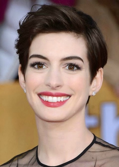 Anne hathaway cheveux courts anne-hathaway-cheveux-courts-75_6 