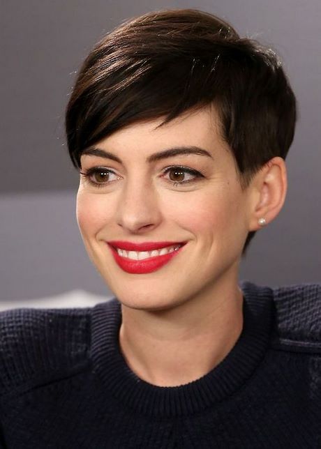 Anne hathaway cheveux courts anne-hathaway-cheveux-courts-75_8 