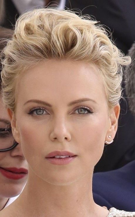 Charlize theron cheveux courts charlize-theron-cheveux-courts-46_10 
