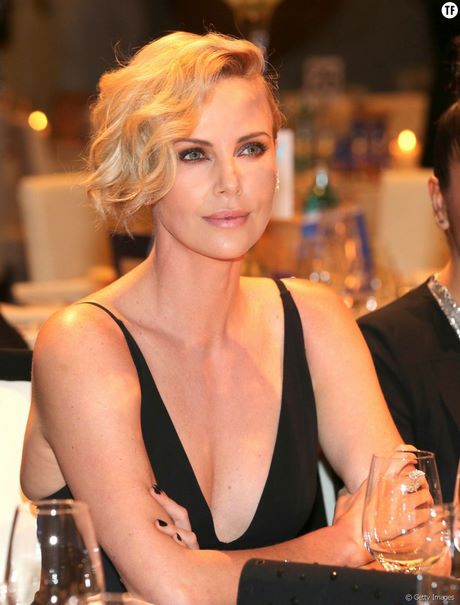 Charlize theron cheveux courts charlize-theron-cheveux-courts-46_12 