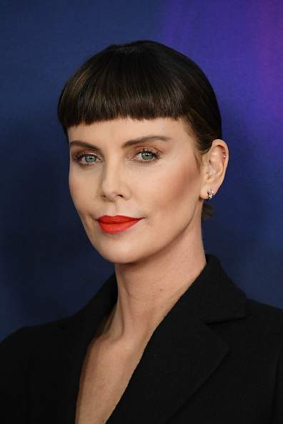 Charlize theron cheveux courts charlize-theron-cheveux-courts-46_19 