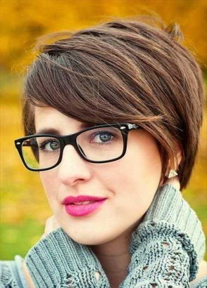 Coupe de cheveux court pour femme avec lunette coupe-de-cheveux-court-pour-femme-avec-lunette-81_4 