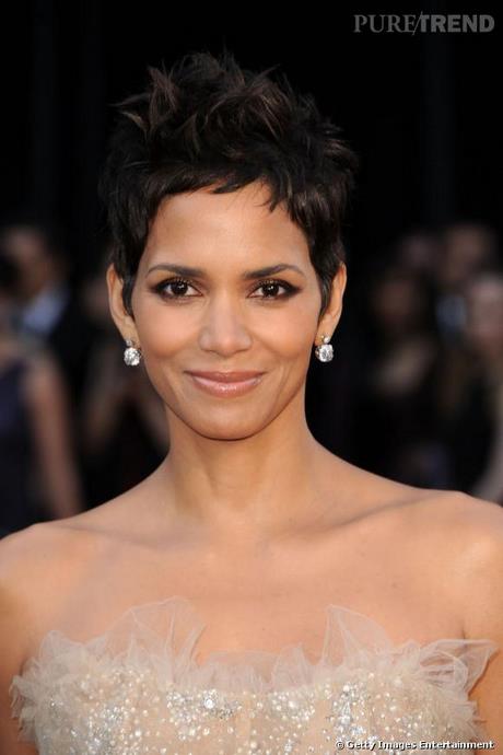 Halle berry cheveux courts halle-berry-cheveux-courts-52_10 