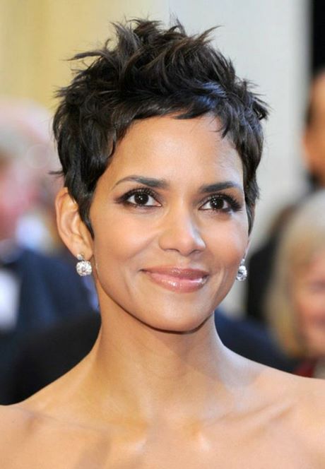 Halle berry cheveux courts halle-berry-cheveux-courts-52_13 