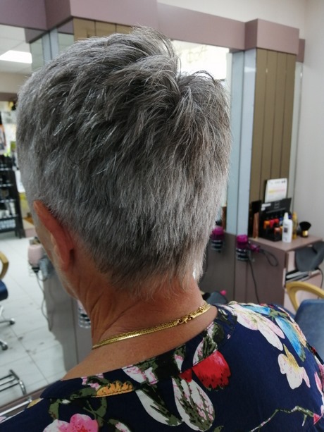 Coiffure courte femme cheveux gris coiffure-courte-femme-cheveux-gris-13_7 