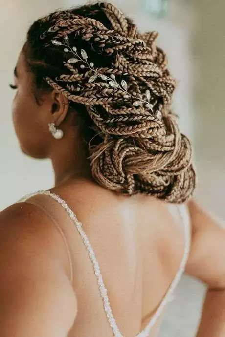 Coiffure africaine mariage 2024 coiffure-africaine-mariage-2024-19_3-8 