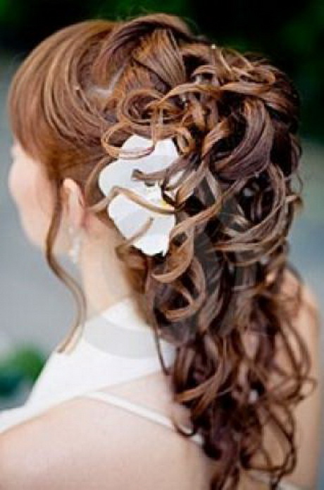 Chignon de mariée cheveux long chignon-de-marie-cheveux-long-38 