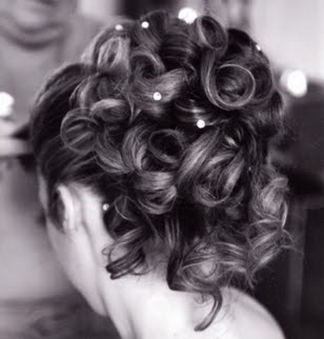 Coiffure mariage cheveux mi long bouclés coiffure-mariage-cheveux-mi-long-boucls-76_19 