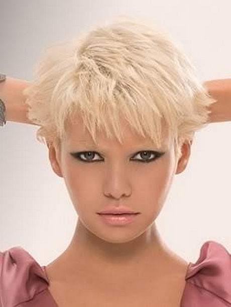 Coiffure moderne cheveux courts coiffure-moderne-cheveux-courts-22_2 