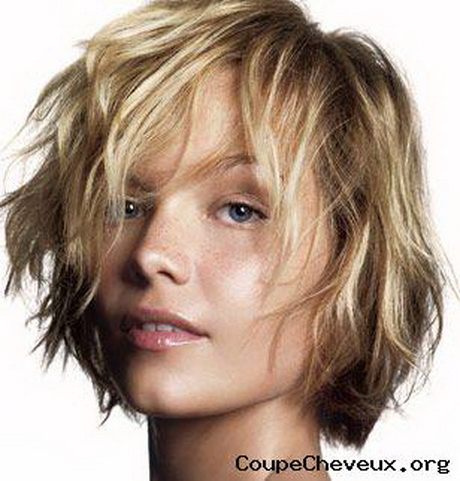 Coupe femme cheveux courts