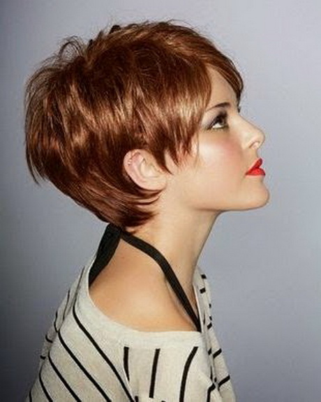 Coupe moderne cheveux courts