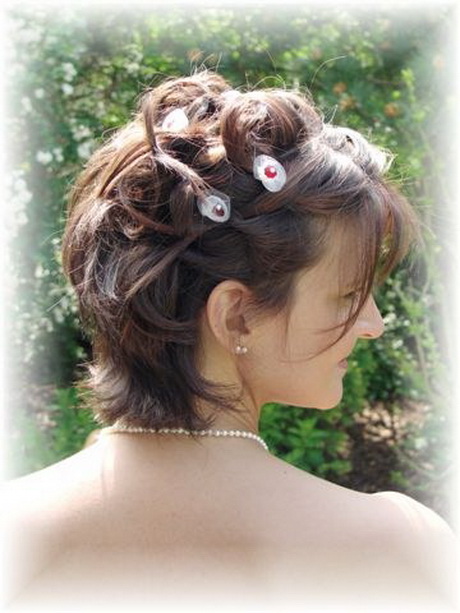 Modele coiffure mariage cheveux courts
