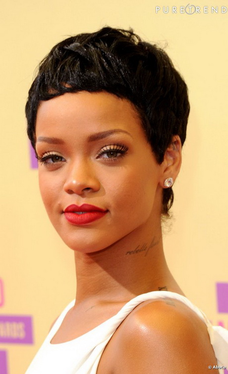 Rihanna cheveux court rihanna-cheveux-court-97_5 