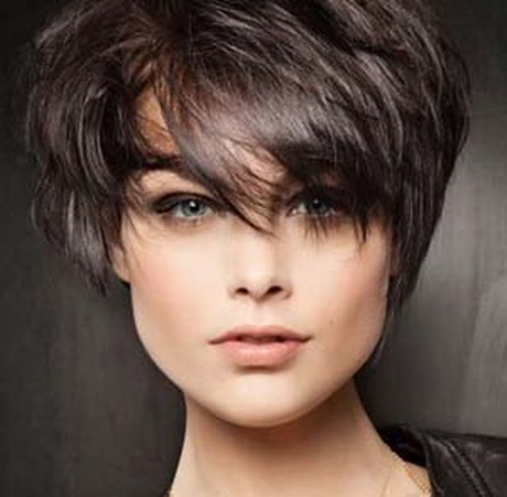 Exemple de coupe de cheveux pour visage rond exemple-de-coupe-de-cheveux-pour-visage-rond-68_6 