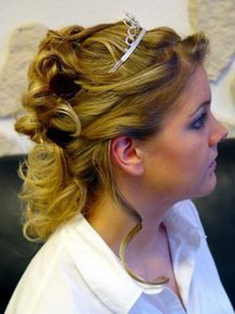 Les coiffures des mariées les-coiffures-des-maries-08_9 