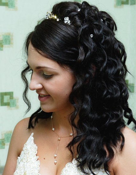 Coiffure de mariage cheveux bouclés coiffure-de-mariage-cheveux-boucls-99_15 