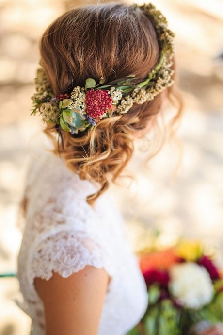 Coiffure mariée avec fleurs naturelles coiffure-marie-avec-fleurs-naturelles-42_17 