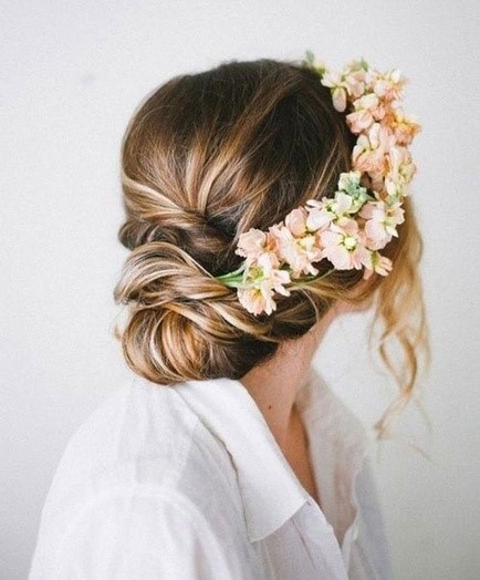Coiffure mariée avec fleurs naturelles coiffure-marie-avec-fleurs-naturelles-42_9 