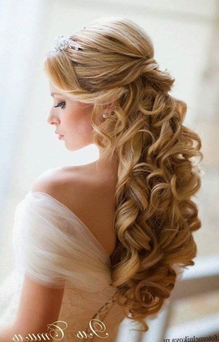 Coiffure mariage cheveux long 2021 coiffure-mariage-cheveux-long-2021-23_15 