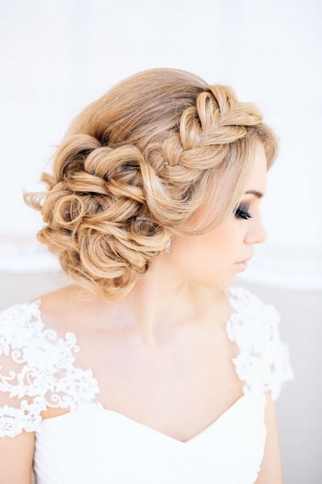 Coiffure mariage 2018 cheveux long coiffure-mariage-2018-cheveux-long-81_5 