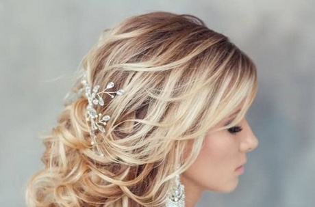 Coiffure mariage cheveux long 2018 coiffure-mariage-cheveux-long-2018-37_7 