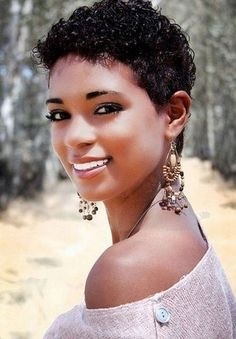 Coupe de cheveux naturel femme noire