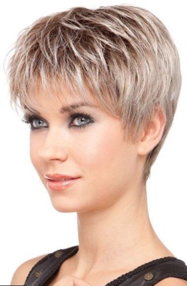 Coupe femme carre court degrade