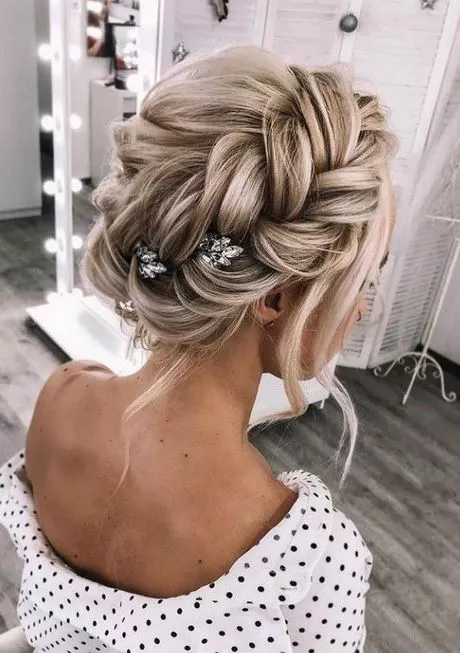 Cheveux mariage 2023 cheveux-mariage-2023-31_15-8 