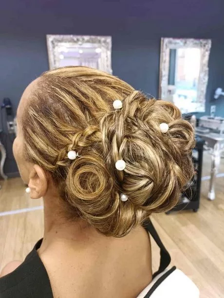 Cheveux mariage 2023 cheveux-mariage-2023-31_3-11 