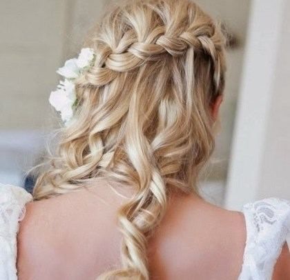Coiffure pour un mariage invité cheveux mi long coiffure-pour-un-mariage-invite-cheveux-mi-long-09_17 